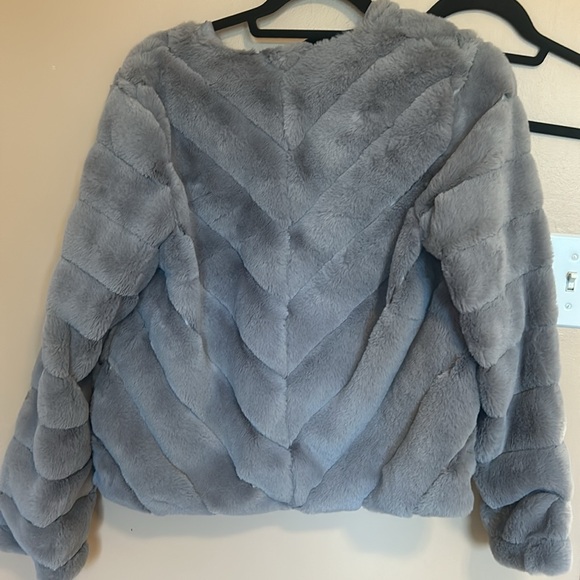 Faux Fur coat - Picture 5 of 5